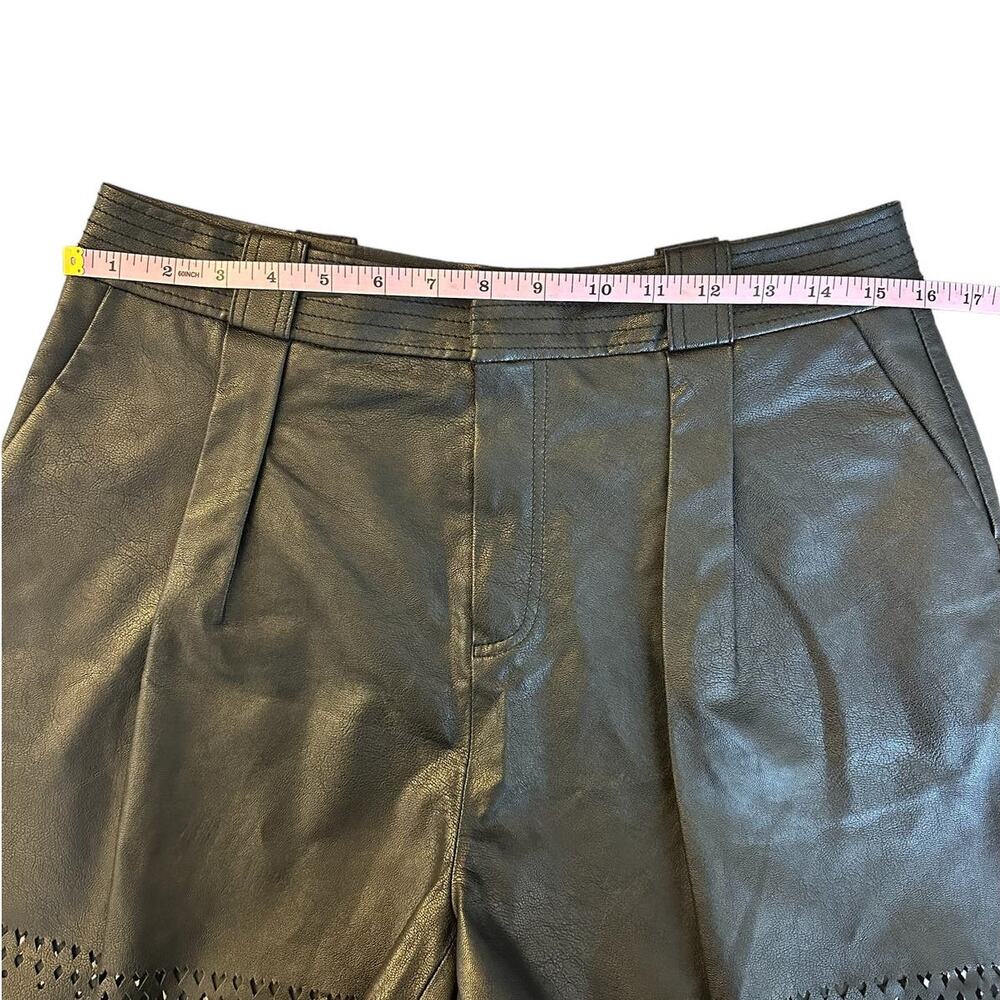 NWT Scotch & Soda Para Dice Black Shorts Faux Leather Heart Eyelet Size Medium - Picture 9 of 13
